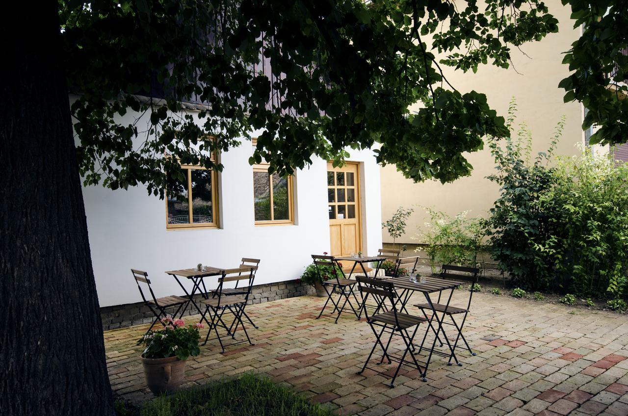 Ethno&Coffee House Tulip Bed & Breakfast Glozan Exterior photo